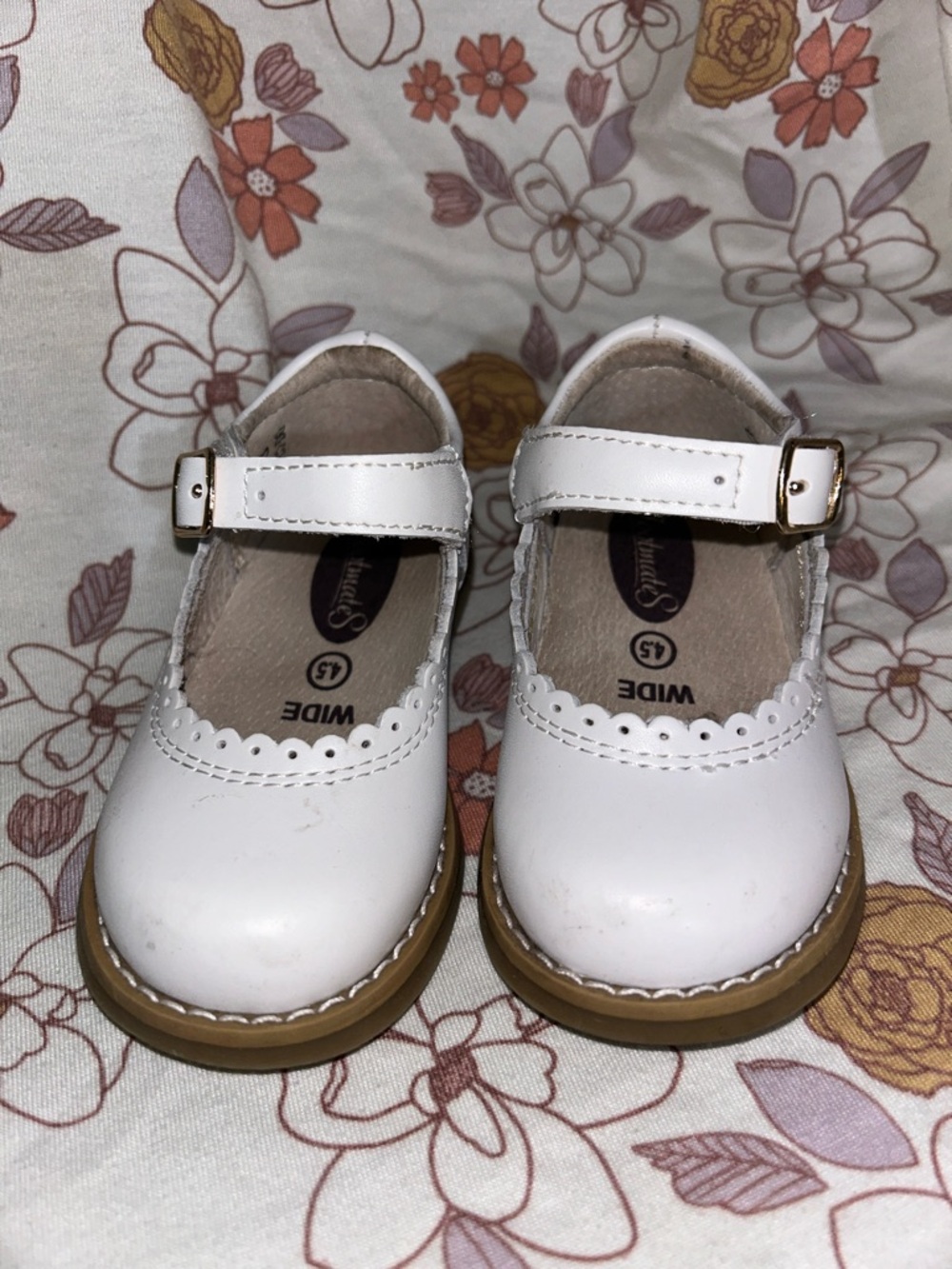 FootMates White Girls' Mary Jane Dress Shoes with Gold Buckles